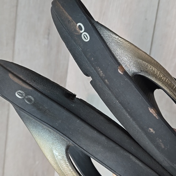 Oofos Women Thong Sandals Slide shoes 7 - Picture 9 of 12